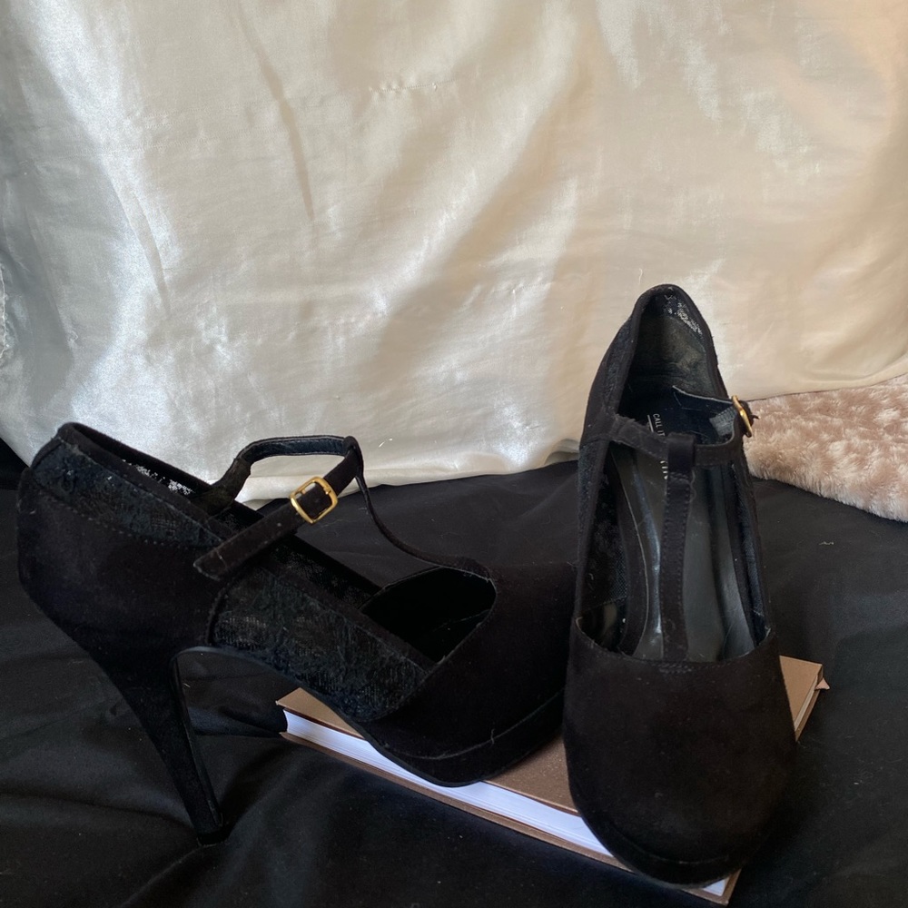 Black closed toed heels